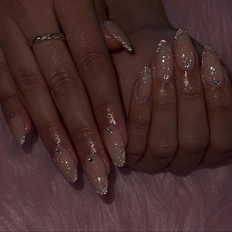 Short Nail Designs White Silver Glitter, Simple And Elegant Nails Classy, Short Sparkly Nails Simple, Silver Clear Nails, Dark Silver Glitter Nails, Sparkly Birthday Nails Almond, Classy French Tip Nails Sparkle, Cute Almond Nails Design Birthday, Birthday Nails French Tip Glitter