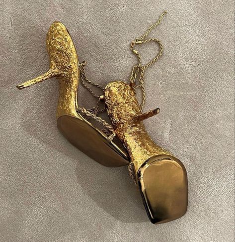 2023 Shoes, Heels Aesthetic, 6 Inch Heels, Cinderella Shoes, Chic Earrings, Aesthetic Shoes, Ferragamo Shoes, Gold Heels, Elegant Necklaces