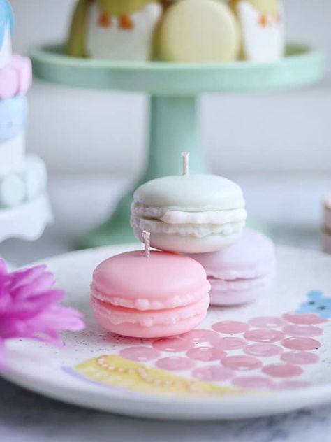 Macaron Candle Making Class at Soigne Atelier in East Vancouver Macaron Dessert, Lilin Aroma, Macaron Filling, Mini Macaron, Dessert Gifts, Dessert Candles, Food Candles, Cute Candles, Aesthetic Candles