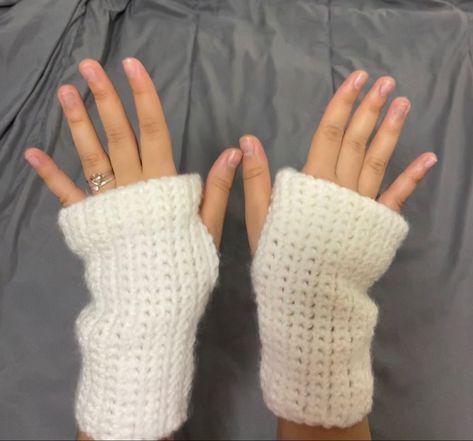 Fingerless Hand Warmers, Crocheted Gloves Fingerless, White Fingerless Gloves Aesthetic, Aesthetic Crochet Gloves, Crochet Patterns Hand Warmers, White Crochet Aesthetic, How To Make Fingerless Gloves Crochet, How To Knit Hand Warmers, Crochet Warmers Hand