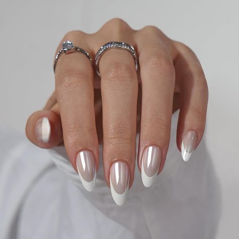 Trendy White French Chrome Powder Nails Chrome White Nails With Design, Almond French Tip Nails With Chrome, Chrome White Nails Almond, French Chrome Almond Nails, White French Tips With Chrome, Chrome French Tip, Press On Nails White, Glazed Nails, Press On Nails Almond