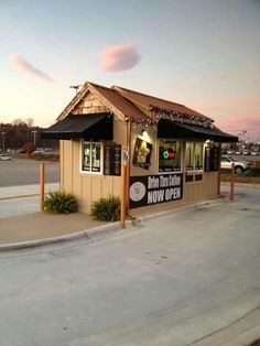 New Double Drive-Thru Espresso trailer for sale SE USA - Page 2 Container Coffee Shop, Drive Thru Coffee, Coffee House Design, Mobile Coffee Shop, Coffee Trailer, Container Cafe, Coffee Shop Business, Small Coffee Shop, Portable Buildings