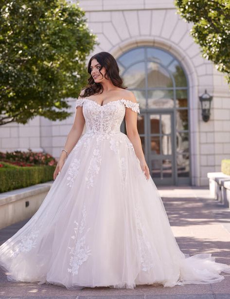 Astra Bridal Plus Size Wedding Dresses for Curvy Brides Maggie Sottero Harlem, Plus Size Wedding Dresses Curvy Bride, Curvy Wedding Dress, Plus Size Ball Gown, Curvy Wedding, Plus Wedding Dresses, Off Shoulder Wedding Dress, Plus Size Wedding Gowns, Boda Mexicana