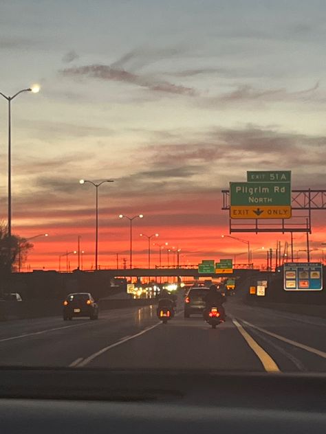 Highway Sunset Aesthetic, Sunset Pfp, Highway Aesthetic, Highway Photography, Sunset On The Road, Highway Sunset, Aesthetic Scenery, Ios Theme, Sunset Road