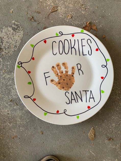 Christmas Hands And Feet Crafts For Kids, Christmas Ideas For Infant Classroom, Baby Christmas Decorations Diy, Infant First Christmas Crafts, Christmas Ornament Ideas For Toddlers, Diy Handprint Plate Christmas, Infant Diy Christmas Gifts, Santa Handprint Plate, Mommy And Me Christmas Crafts