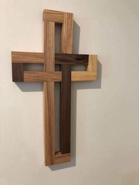 Woodworking Art Projects, Crafts With Barbed Wire, Wooden Cross Ideas, Diy Wood Cross Projects, Wooden Cross Crafts Ideas, Diy Wood Cross Wall Art, Cross Wood Art, Sellable Wood Projects, Jenga Block Cross