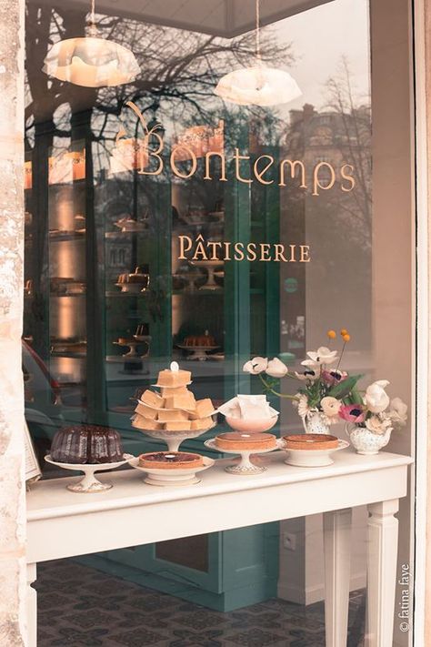 Boutique Patisserie, Patisserie Shop, Patisserie Design, Bakery Shop Design, Bakery Interior, Bakery Design Interior, Drawing Room Decor, Bakery Decor, French Patisserie