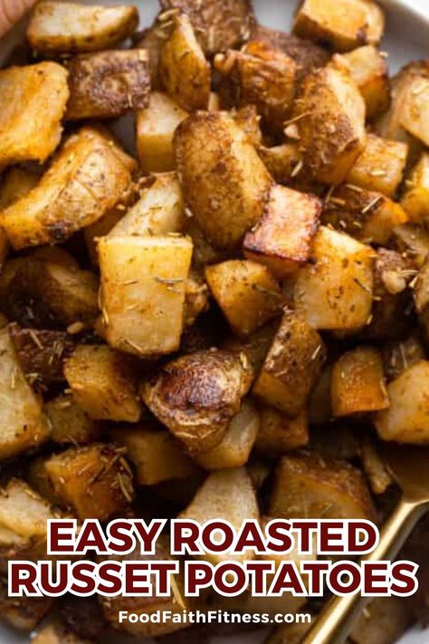 Learn the secrets to making the most delicious roasted russet potatoes at home! Roast Russet Potatoes, Roasted Potatoes In Oven Russet, Small Russet Potato Recipes, Oven Roasted Potatoes Russet, What To Do With Russet Potatoes, Roasted Potatoes Seasoning, Baked Russet Potatoes In The Oven, Healthy Russet Potato Recipes, Roasted Russet Potatoes In Oven