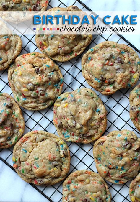 Cake Chocolate Chip Cookies, Unicorn Recipes, Oreo Birthday Cake, Dessert Cookies, Fun Deserts, Birthday Cake Chocolate, Cheese Appetizers, Cake Mix Cookies, Köstliche Desserts