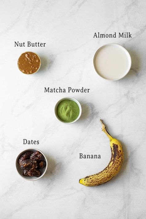 Banana Smoothie Bowl Recipe, Smoothie Recipies, Ice Cream For Breakfast, Banana Smoothie Bowl, Fruit Smoothie Recipes Healthy, Banana Drinks, Matcha Smoothie, Matcha Recipe, Superfood Smoothie