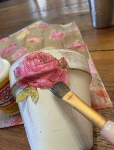 Napkin Crafts, Decoupage Tutorial, Decoupage Decor, Terra Cotta Pot, Mod Podge Crafts, Terra Cotta Pot Crafts, نباتات منزلية, Decoupage Glass, Napkin Decoupage