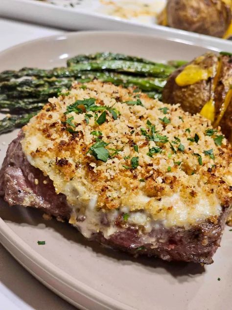 Parmesan Crusted Steak - Krystel's Cooking Pepper Crusted Steak, Longhorn Parmesan Crusted Steak, Crusted Steak Recipe, Parmesan Steak, Parmesan Crusted Steak, Crusted Steak, Steak Toppings, Pan Fry Steak, Recipe For Family