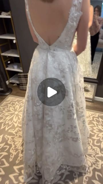 Alina Alterations on Instagram: "How to do an American Bustle on this beautiful wedding dress🌸  #alinaalterations #alterations #bridalalteration #bridal #howto #bustle #bustledress #bustlebride #americanbustle #wedding #weddingdress #weddinginspiration" Bustle Wedding Dress Styles Trains, Wedding Dress Alterations Before After, Types Of Bustles Wedding Dresses, Diy Wedding Dress Bustle, American Bustle, Bridal Alterations, Wedding Dress Types, Wedding Dress Bustle, Wedding Dress Alterations