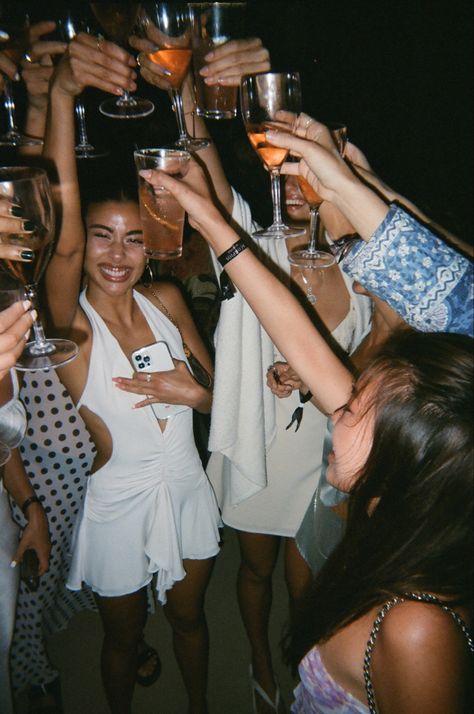 Mykonos Vibes Aesthetic, Greece Nightlife Outfits, Boat Party Aesthetic Night, Mykonos Night Outfit, Mykonos Party Aesthetic, Euro Club Aesthetic, Summer Club Aesthetic, Mykonos Aesthetic Night, Mykonos Club Outfit