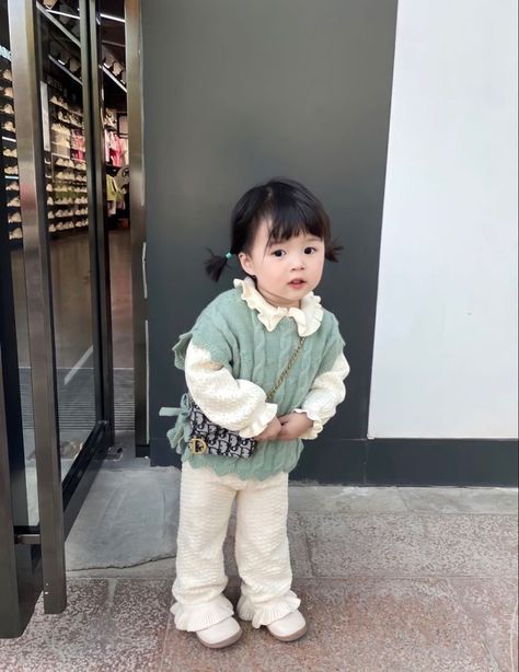 Korean Baby Outfits, Korean Toddler Girl, Korean Kids Girl, Korean Kids Fashion, Korean Baby Girl, Magical Childhood, Baby Ootd, Fashion Baby Girl Outfits