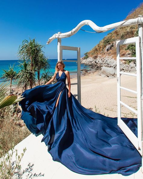 Flowy Blue Dress, Flying Dress, Flowy Dress Photoshoot, Blue Flowy Dress, Parachute Dress, Ls Dress, Senior Photoshoot Poses, Royal Blue Dress, Breezy Dress