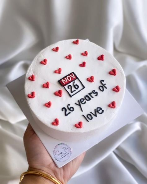 Birthday Small Cake Ideas, Anniversary Cake Decorating Ideas, Wedding Anniversary Bento Cake, 3 Anniversary Cake, Korean Cake Anniversary, Anniversary Small Cake, Cake Anniversary Ideas, Banto Cake Design, Couple Bento Cake