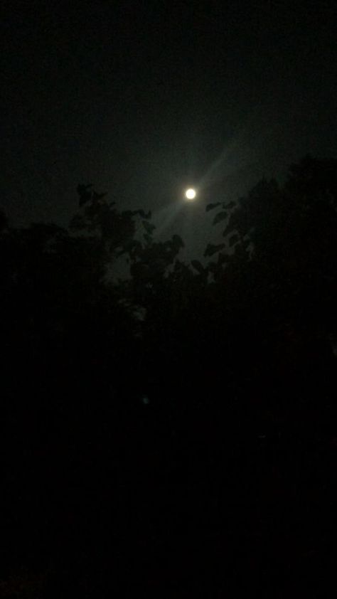 May 25th a very bright moon [Video] | Sky aesthetic, Beautiful nature pictures, Aesthetic videos Video Of The Moon, Moon Videos Night, Night Moon Videos, Moon Video Aesthetic Moonlight, Moon Aesthetic Videos, Video Of Moon, Full Moon Video, Moon Aesthetic Video, The Moon Video