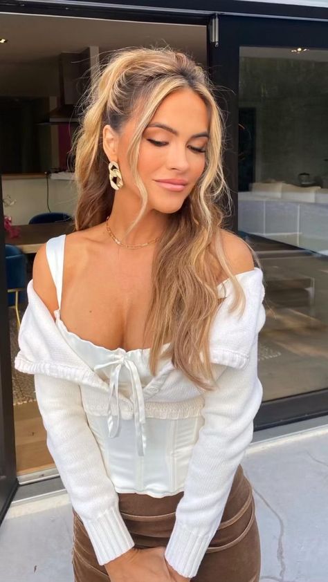 Hairstyles With Height On Top, Half Down Ponytail, Half Up Half Down Ponytail, Down Ponytail, Bff Wedding, Chrishell Stause, Bridemaids Hairstyles, Half Up Half Down Hair Prom, Half Ponytail