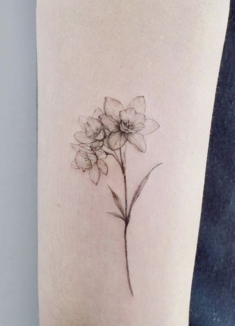 December Flower Tattoo, Narcissus Tattoo, Daffodil Flower Tattoos, Tattoo Lower Back, Narcissus Flower Tattoos, December Birth Flower, Daffodil Tattoo, Flower Tattoo Back, Poppies Tattoo