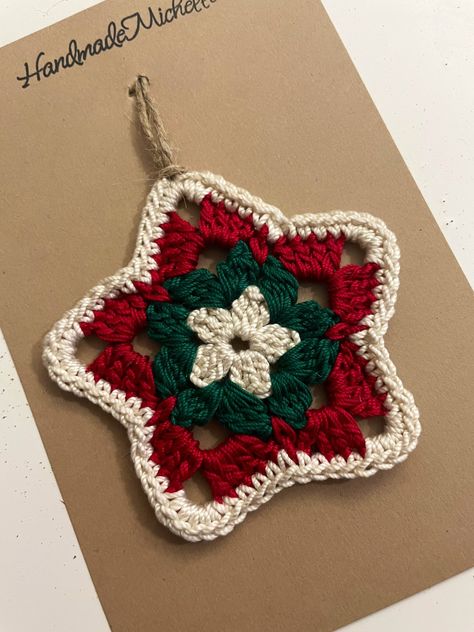 crochet christmas ornaments snowman free pattern Crochet Christmas Star, Christmas Decorations Crochet, Crochet Christmas Tree Ornaments, Crochet Christmas Decor, Crochet Holiday Gifts, Christmas Gift Crochet, Christmas Ornaments Crochet, Christmas Tree Handmade, Crochet Christmas Ornaments Free