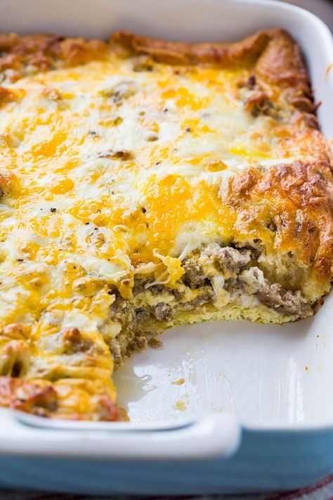 Breakfast Casserole With Crescent, Breakfast Casserole With Crescent Rolls, Casserole With Crescent Rolls, Breakfast Casserole With Sausage, Casserole With Sausage, Crescent Roll Casserole, Chicken Dumpling, Office Food, Crockpot Breakfast Casserole