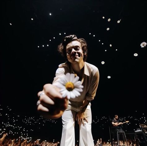 Hawaii Poses, Harry Styles Aesthetic, Harry Style, Harry 1d, Putao, Haikou, Harry Styles Cute, Harry Styles Wallpaper, Harry Styles Pictures