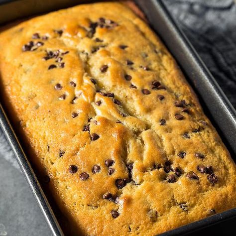 Choc Chip Bread Recipe, Chocolate Chip Bread Recipe, Moist Bread, 30seconds Food, Chocolate Chip Banana Bread Recipe, Bread Machine Recipe, Quick Bread Recipe, Baking Measurements, Chocolate Chip Bread