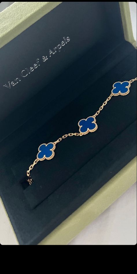 Van Cleef Arpels Bracelet Blue, Van Cleef Arpels Blue, Van Cleef Malachite, Van Cleef Turquoise, Blue Clover Bracelet, Clover Jewelry, Blue Vans, Van Cleef & Arpels, Indian Jewellery Design Earrings