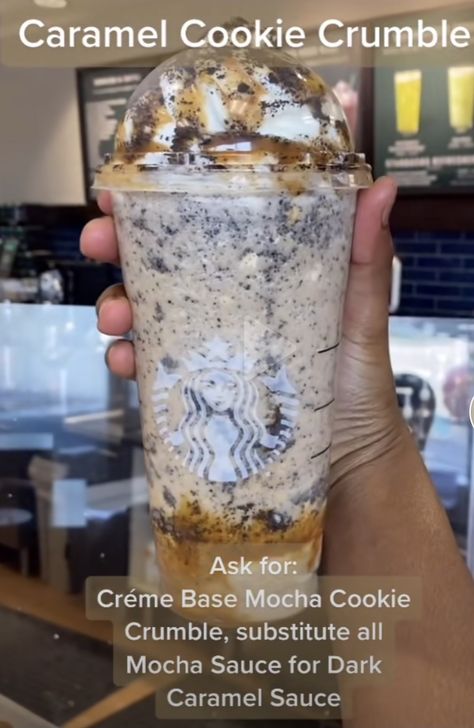 Cookie Crumble Starbucks, Kopi Starbucks, Starbucks Copycat Recipes Drinks, Resep Starbuck, Minuman Starbucks, Starbucks Drink Menu, Starbucks Secret Menu Recipes, Secret Starbucks Recipes, Cookie Crumble