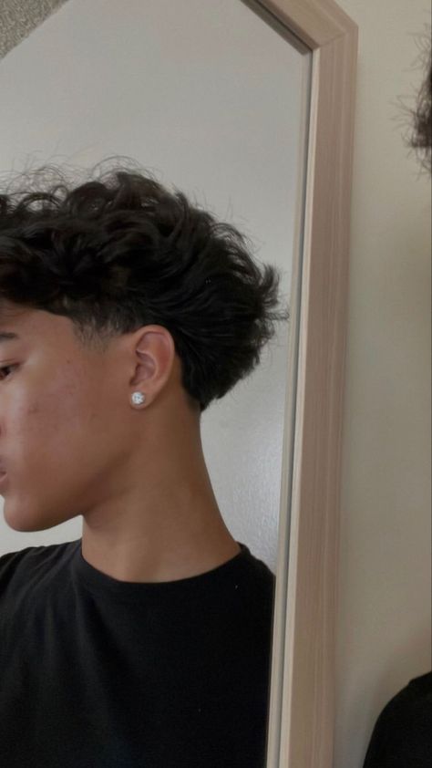 Low Taper Haircut, Taper Fade Long Hair, Edgar Haircut, Mens Haircuts Thick Hair, Fade Haircut Curly Hair, Taper Fade Curly Hair, Male Haircuts Curly, Really Curly Hair, Low Taper