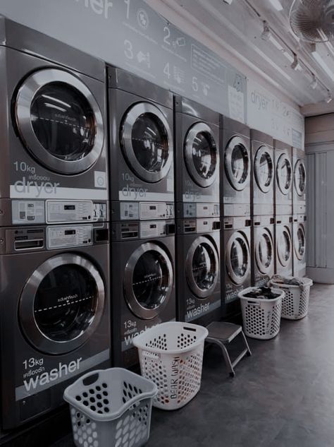 Clean Laundry Room, Coin Laundromat, Aesthetic Laundry, Laundry Room Organization Diy, Laundromat Business, Room Organizers, Organization Laundry, Self Service Laundry, Laundry Business