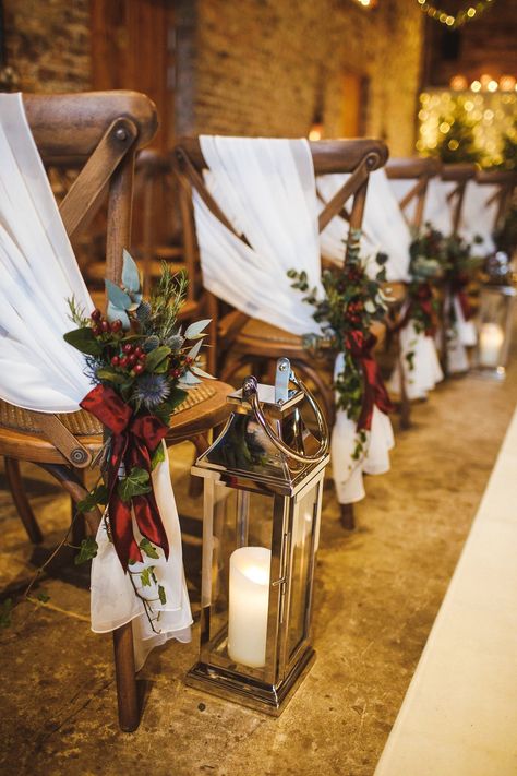 Christmas Aisle Wedding, Wedding Aisle Decorations Christmas, Winter Wedding Lighting, Christmas Aisle Decorations, Christmas Wedding Chair Decorations, Christmas Wedding Isles Decoration, Christmas Wedding Alter, Winter Wedding Altar Ideas, Christmas Wedding Aisle Decor