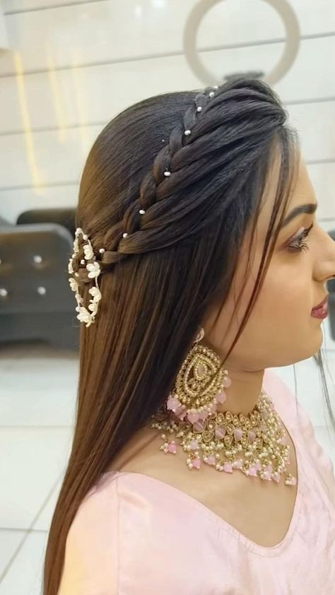 Mehndi Hairstyles, Hair Style On Saree, Hair Style Vedio, Engagement Hairstyles, Easy Hairstyles For Thick Hair, Traditional Hairstyle, Hair Curling Tips, Bridal Hair Buns, Easy Hairstyles For Medium Hair