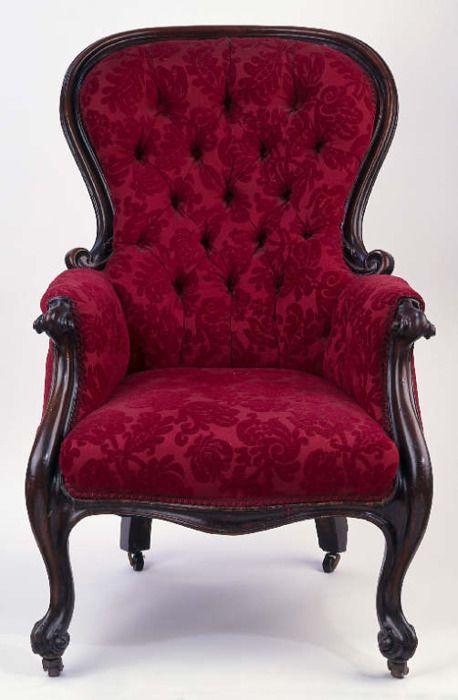 17 Divine Victorian Furniture Ideas For Elegant & Timeless Interior Gothic Chair, Victorian Armchair, Victorian Sofa, Timeless Interior, Gothic Furniture, Victorian Furniture, Red Chair, Furniture Sofa, Victorian Decor