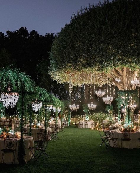 Dreamy Decor, Dream Wedding Decorations, Wedding Planning Decor, Dream Wedding Venues, Outdoor Dinner, Wedding Decor Style, Dream Wedding Ideas Dresses, Future Wedding Plans, Wedding Mood