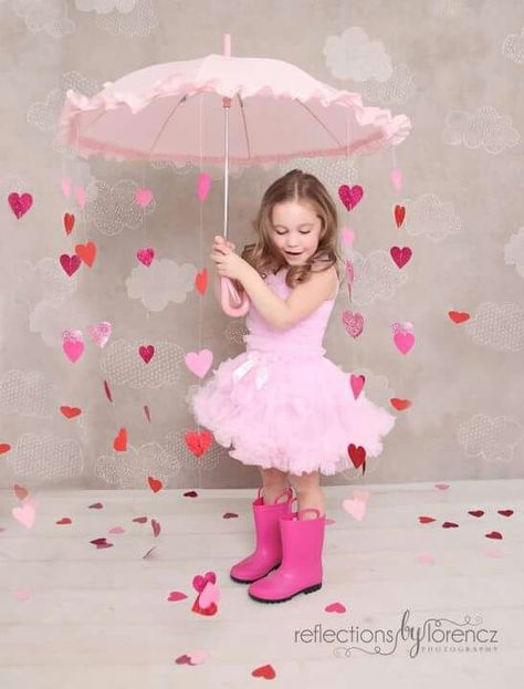 Valentines Baby Photos, Valentine Mini Session, Valentine Photo Shoot, Toddler Photoshoot, Decoration Vitrine, Valentine Picture, Toddler Photos, Valentines Day Photos, Birthday Photography