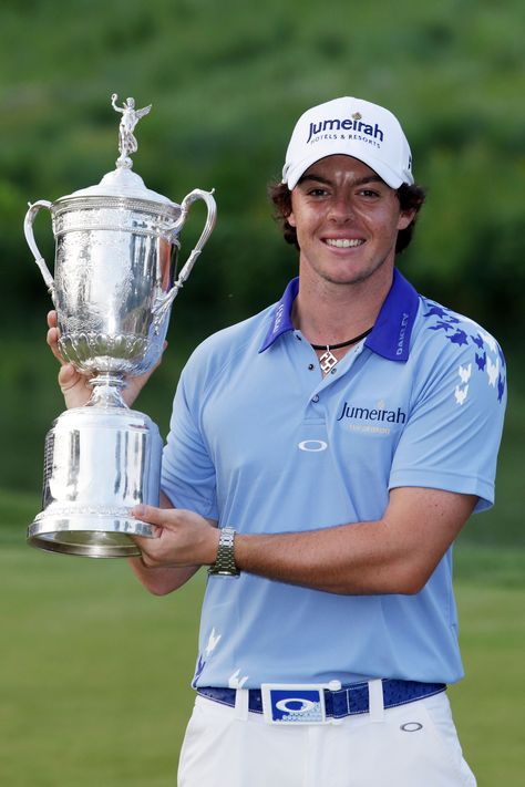 Rory McIlroy wins U.S. Open in 2011. Rory Golf, Golf Pictures, Rory Mcilroy, Ryder Cup, Jamie Campbell, Vintage Golf, Golf Wear, Hole In One, Golf Sport