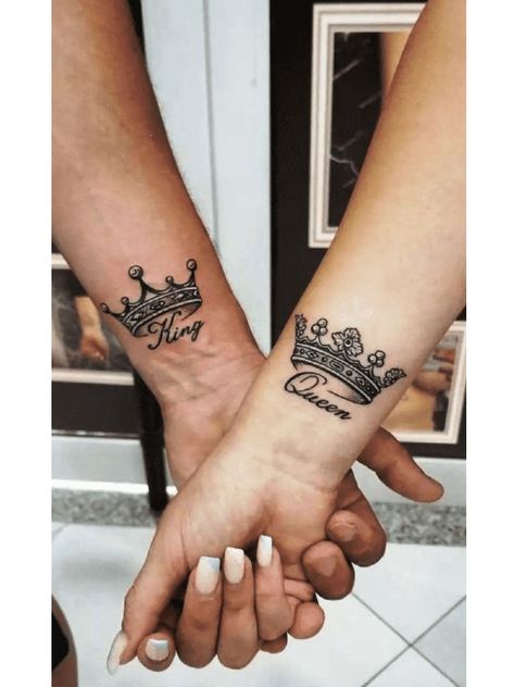 Kind And Queen Tattoos, Girlfriend Name Tattoos For Men, Couple Name Tattoos Ideas, Matching Tattoos For Married Couples, Family Matching Tattoos, King And Queen Tattoo, Trillionaire Lifestyle, Crown Styles, Queen Tattoo Designs