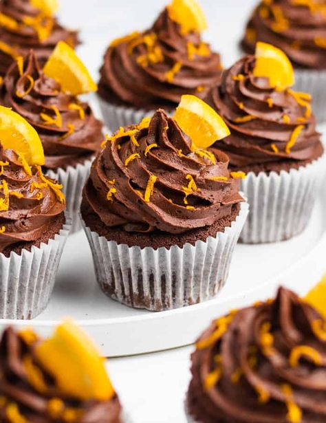 Chocolate Cupcakes Decoration, Chocolate Orange Cupcakes, Mango Chocolate, Orange Dessert, Orange Buttercream, Orange Cupcakes, Orange Chocolate Cake, Fresh Orange Juice, Summer Baking