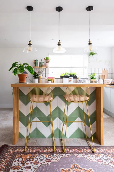 Bedroom Inspo Boho, Diy Wood Wall Paneling, Creative Shelving Ideas, Decor Kitchen Ideas, Funky Kitchen, Diy Wood Wall, Uk House, White Kitchens, Organization Kitchen