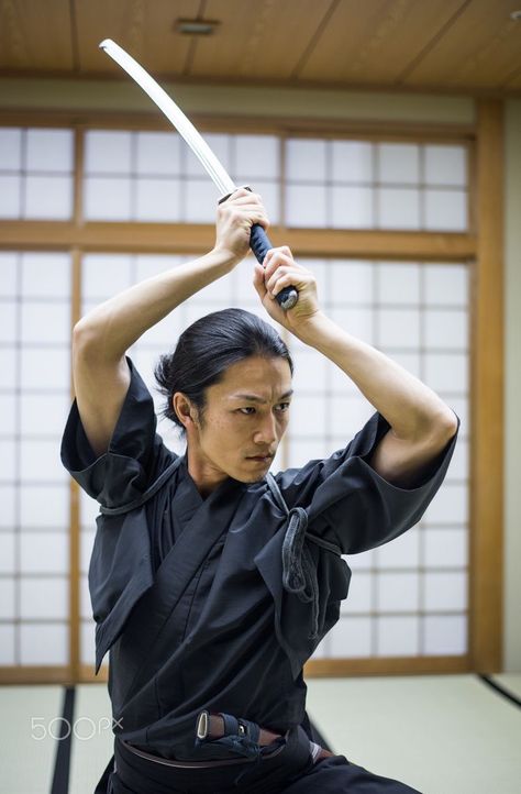 Pose Reference Samurai, Kendo Martial Arts, Kendo Pose, Samurai Reference Pose, Samurai Pose Reference, Martial Arts Reference, Samurai Pose, Martial Arts Poses, Samurai Reference