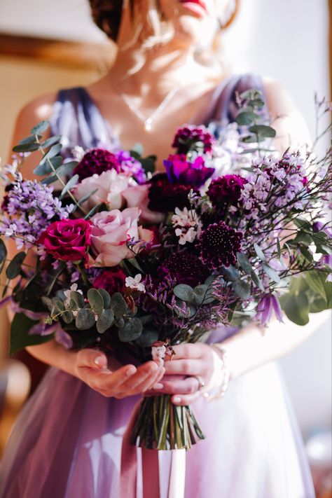 Purple Fall Wedding Flowers, Deep Purple Wedding Colors, Purple Flower Bouquet Wedding, Dark Purple And Pink Wedding, Purple And Burgundy Bouquet, Dark Purple Flowers Wedding, Maroon And Purple Wedding, Berry Wedding Bouquet, Dark Purple Bridal Bouquet