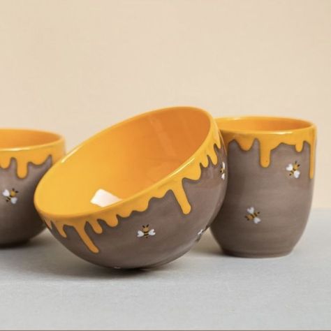 [Sponsored] 34 Perfect Ceramic Pottery Art Ideas Easy Tips You Have To See 2022 #ceramicpotteryartideaseasy Bowl Color Me Mine, Clay Cafe Painting Ideas Bowls, Paint Ideas For Pottery, Pottery Bowls Painting, Simple Painted Pottery Ideas, Easy Pottery Bowl Painting Ideas, Pottery Designs Ideas Easy, Diy Pottery Painting Bowl, Cute Small Ceramics Ideas