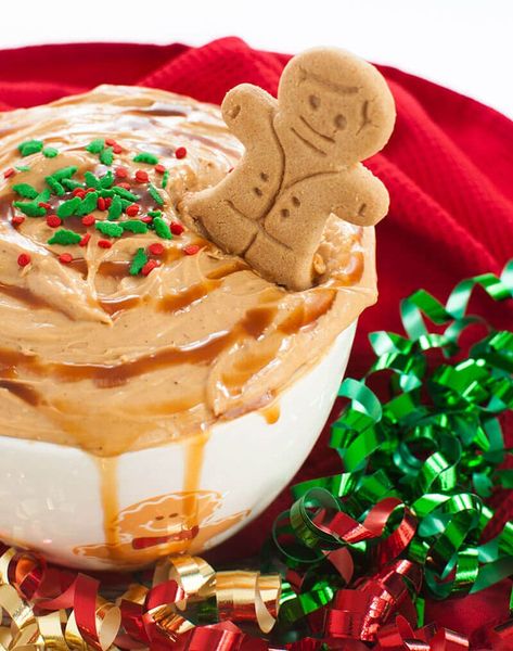 Easy, no bake gingerbread dessert. This Caramel Gingerbread Cheesecake Dip is a creamy and festive dessert your guests will love. Perfect for Christmas or a holiday party or potluck. #desserts #gingerbread #dips #nobake #caramel #christmas #holidays #cheesecake Gingerbread Dip, Caramel Christmas, Cheesecake Dip Recipe, Gingerbread Dessert, Dessert Dip Recipes, Gingerbread Cheesecake, Holiday Desserts Christmas, Easy Holiday Desserts, Potluck Desserts