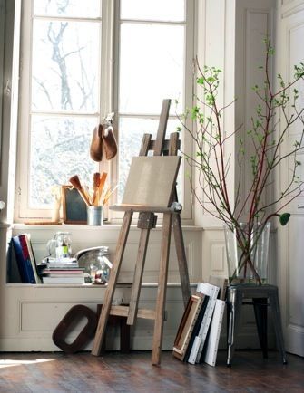 Just what my artist's corner will be/potentially look like - small corner space in the office. Clean with a simple easel to work with. love this Home Art Studios, Photography Studio Spaces, Painting Corner, Art Studio Space, Art Studio Room, Art Studio At Home, Art Corner, Studio Room, Studio Space