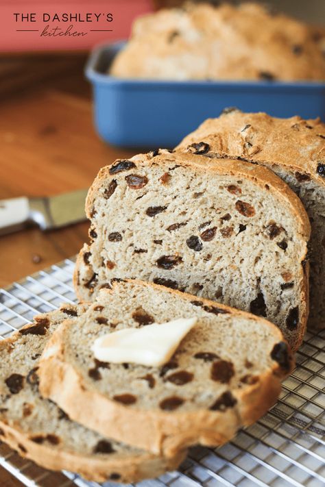 Make your mornings sweeter by starting your day with a slice of delicious Cinnamon Raisin Bread. With a fluffy center and golden exterior every slice is loaded with sweet cinnamon flavor and juicy plump raisins. This easy, no knead bread is foolproof! Delicious and simple it is the perfect recipe for beginning bakers. Keto Raisin Bread, No Knead Raisin Cinnamon Bread, Bread Machine Recipe Cinnamon Raisin, Mimi’s Carrot Raisin Bread, Cinnamon Raisin Bread Recipe Machine, Healthy Raisin Bread, Easy Cinnamon Raisin Bread, Cinammon Raisin Bread Recipe, Raisin Bread Recipe Homemade