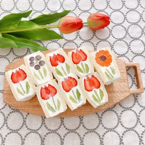 Strawberry Sandwich – Amourducake Japanese Fruit Sandwich, Fruit Sando, Fruit Sandwiches, Strawberry Sandwich, Japanese Fruit, Fruit Sandwich, 귀여운 음식 그림, Tea Party Food, Sweet Fruit