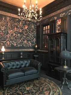 Harry Potter Living Room, 12 Grimmauld Place, Slytherin Room, Goth Interior, Hogwarts Room, Backsplash Kitchen Ideas, Grimmauld Place, Slytherin Common Room, Dark Cabinets Backsplash