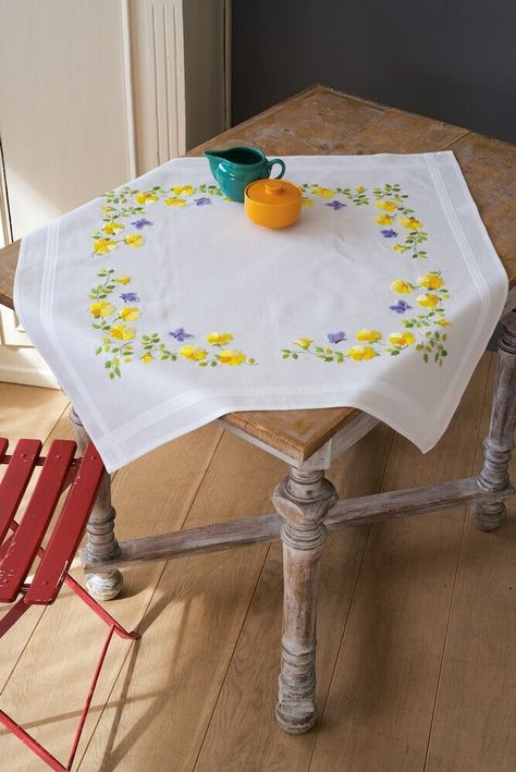 Vervaco Spring Flowers Tablecloth Embroidery Kit Tablecloth Embroidery, Diy Fleur, Handmade Tablecloth, Yarn Organization, Diy Embroidery Kit, Embroidered Tablecloth, Cadeau Diy, French Knot, Embroidery Needles